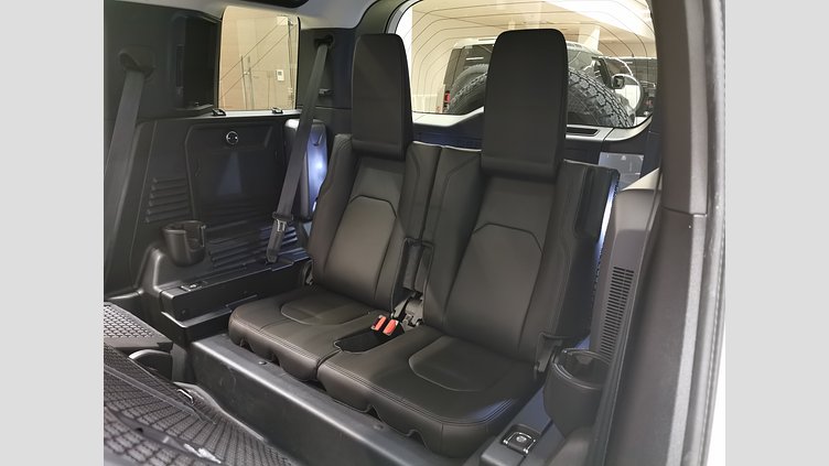 2020 認定中古車 Land Rover Defender 110 Fuji White 2.0 litre i4P Petrol スタートアップエディション