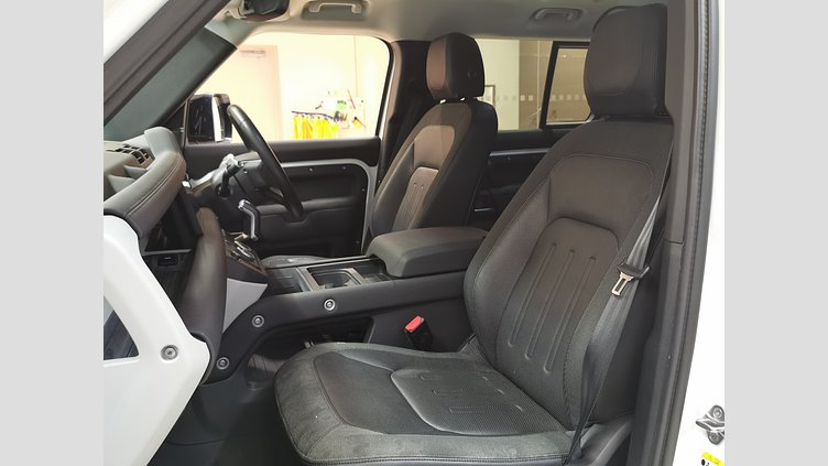 2020 認定中古車 Land Rover Defender 110 Fuji White 2.0 litre i4P Petrol スタートアップエディション