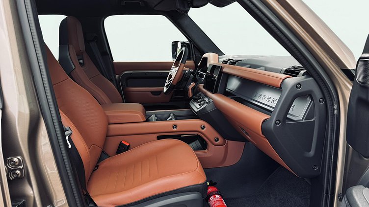 2025 Approved Land Rover Defender 110 Petra Cooper P635 Benzyna V8 MHEV OCTA