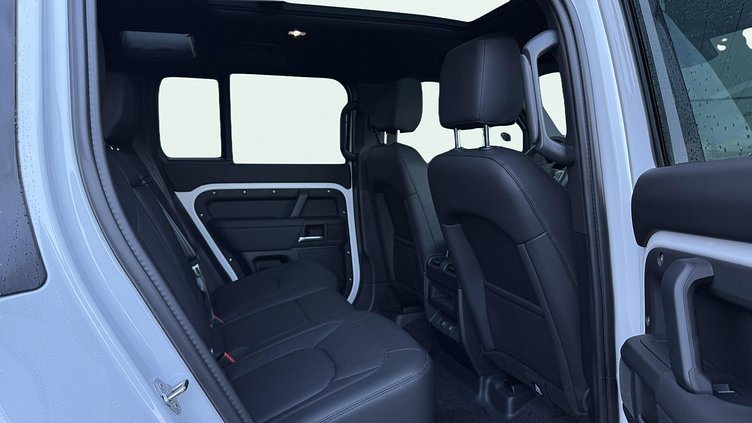 2024 Approved Land Rover Defender 110 Fuji White D300 Diesel MHEV X-Dynamic SE