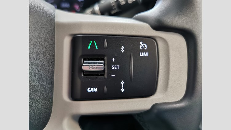 2023 認定中古車 Land Rover Defender 110 サントリーニブラック P300 AWD（AT） SE