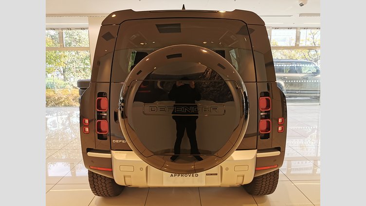 2023 認定中古車 Land Rover Defender 110 サントリーニブラック P300 AWD（AT） SE