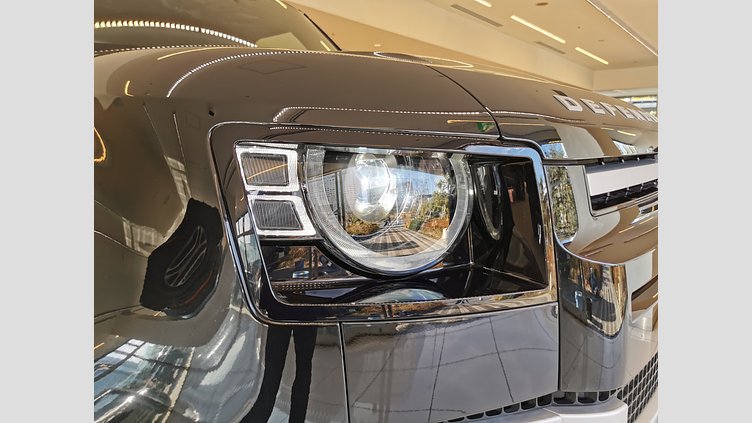 2023 認定中古車 Land Rover Defender 110 サントリーニブラック P300 AWD（AT） SE