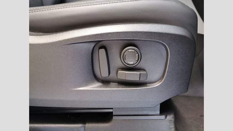 2023 認定中古車 Land Rover Defender 110 サントリーニブラック P300 AWD（AT） SE