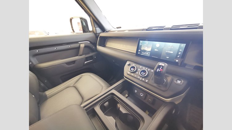 2023 認定中古車 Land Rover Defender 110 サントリーニブラック P300 AWD（AT） SE