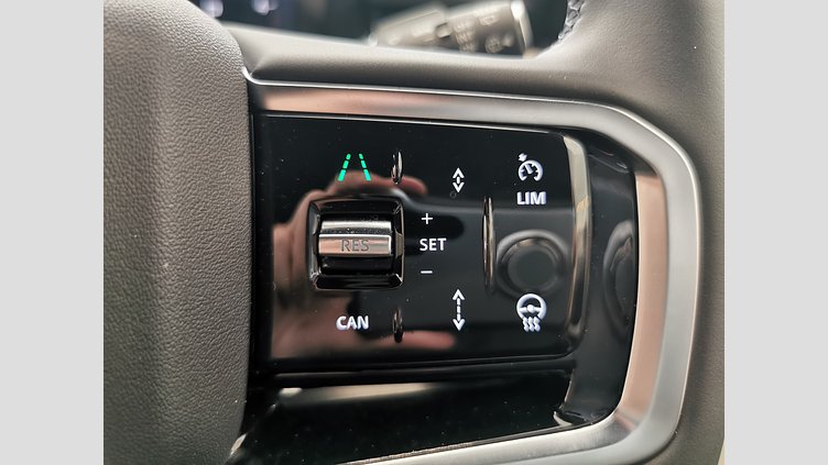 2024 認定中古車 Land Rover Discovery Sport フジホワイト D200マイルドハイブリッド（ディーゼル） 標準ホイール DYNAMIC SE