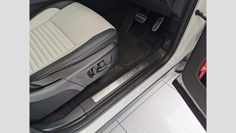 2024 認定中古車 Land Rover Discovery Sport フジホワイト D200マイルドハイブリッド（ディーゼル） 標準ホイール DYNAMIC SE