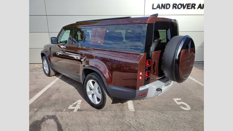 2022 JAZDENÉ VOZIDLÁ Land Rover Defender 130 Sedona Red 4x4 130 3.0D I6 D300 MHEV First Edition A/T AWD 8 miest