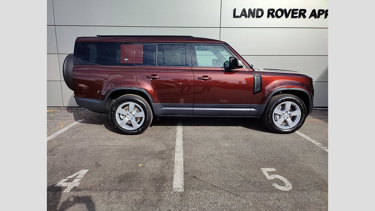 2022 JAZDENÉ VOZIDLÁ Land Rover Defender 130 Sedona Red 4x4 130 3.0D I6 D300 MHEV First Edition A/T AWD 8 miest