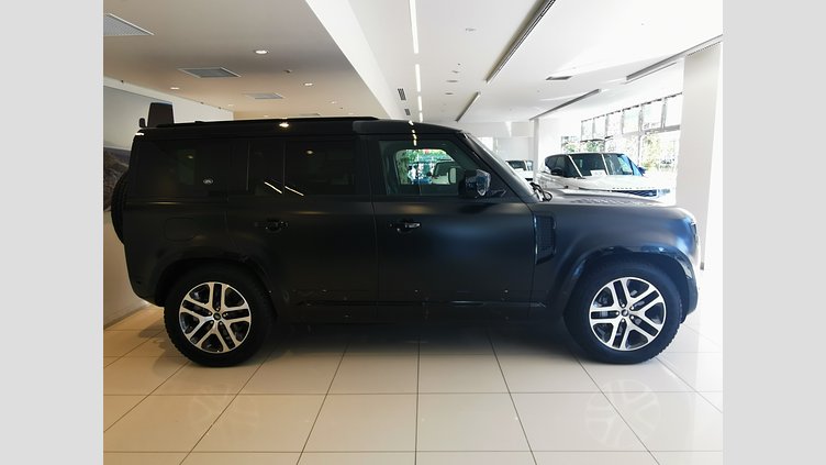 2023 認定中古車 Land Rover Defender 110 Santorini Black D300 AWD（AT） X-DYNAMIC SE