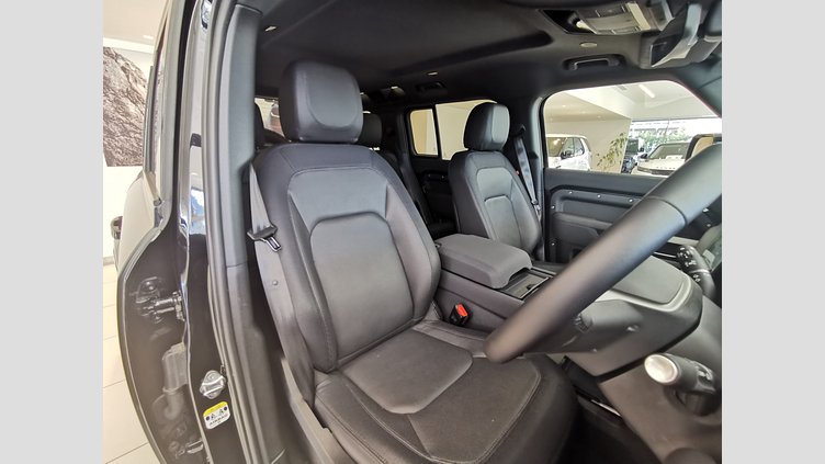 2023 認定中古車 Land Rover Defender 110 Santorini Black D300 AWD（AT） X-DYNAMIC SE