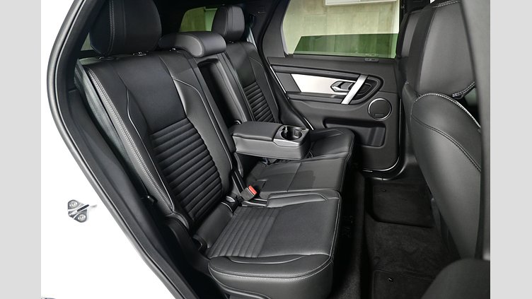 2024 認定中古車 Land Rover Discovery Sport フジホワイト D200マイルドハイブリッド（ディーゼル） 標準ホイール Dynamic SE