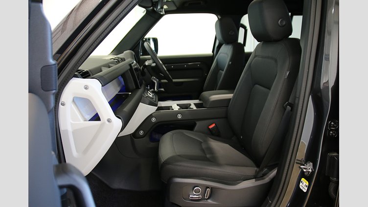 2025 認定中古車 Land Rover Defender 130 カルパチアングレイ D350 ディーゼルマイルドハイブリッド X-Dynamic SE