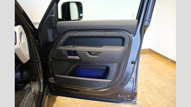 2025 認定中古車 Land Rover Defender 130 カルパチアングレイ D350 ディーゼルマイルドハイブリッド X-Dynamic SE