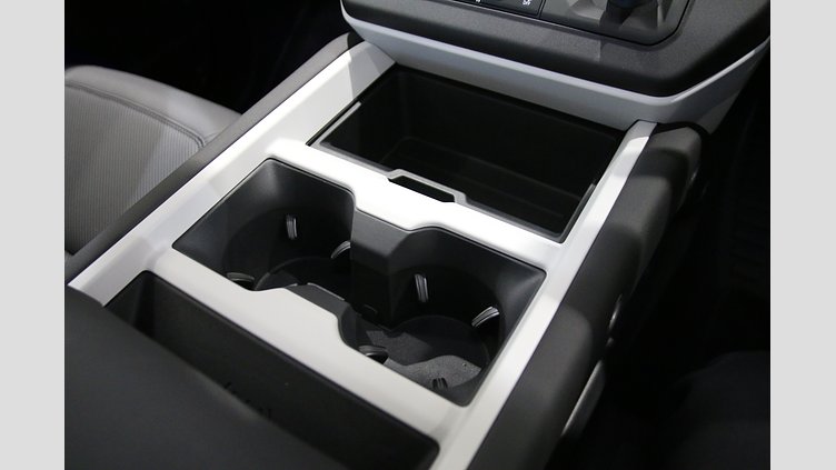 2025 認定中古車 Land Rover Defender 130 カルパチアングレイ D350 ディーゼルマイルドハイブリッド X-Dynamic SE