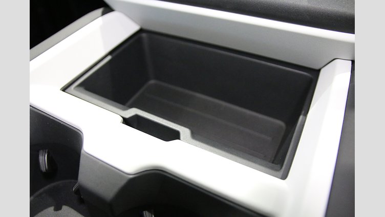 2025 認定中古車 Land Rover Defender 130 カルパチアングレイ D350 ディーゼルマイルドハイブリッド X-Dynamic SE