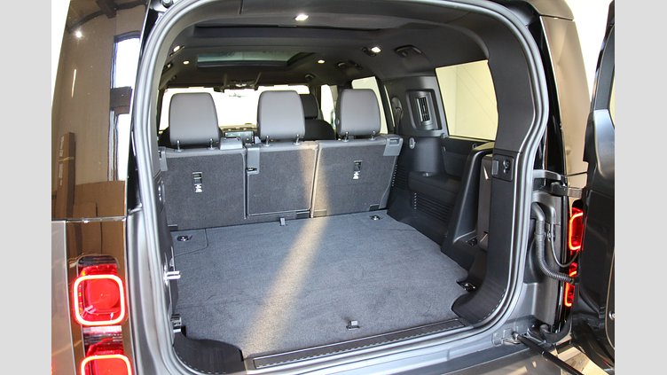 2025 認定中古車 Land Rover Defender 130 カルパチアングレイ D350 ディーゼルマイルドハイブリッド X-Dynamic SE