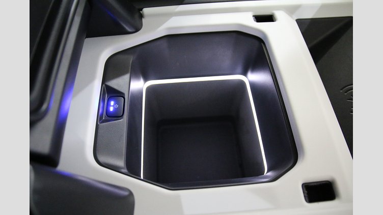 2025 認定中古車 Land Rover Defender 130 カルパチアングレイ D350 ディーゼルマイルドハイブリッド X-Dynamic SE