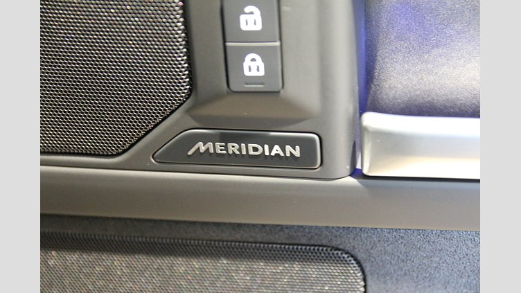 2025 認定中古車 Land Rover Defender 130 カルパチアングレイ D350 ディーゼルマイルドハイブリッド X-Dynamic SE