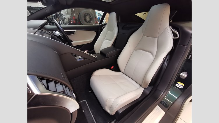 2022 認定中古車 Jaguar F-Type ブリティッシュレーシンググリーン P300 オートマチック 後輪駆動 F-TYPEクーペ R-DYNAMIC