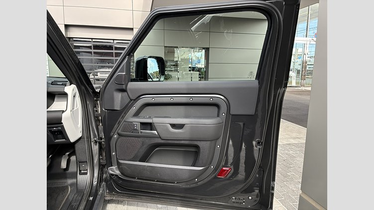 2024 認定中古車 Land Rover Defender 90 カルパチアングレイ D350 ディーゼルマイルドハイブリッド X-Dynamic HSE
