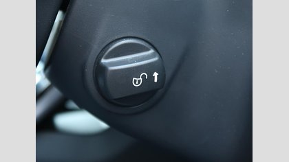 Range Rover Velar 21