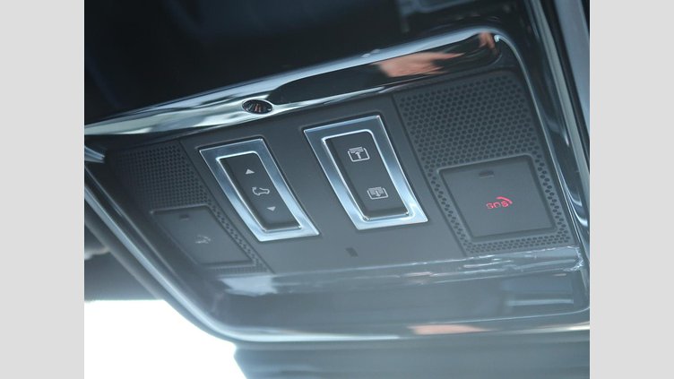 2022 認定中古車 Land Rover Range Rover Velar バイロンブルー P250 AWD（オートマチック） R-DYNAMIC S