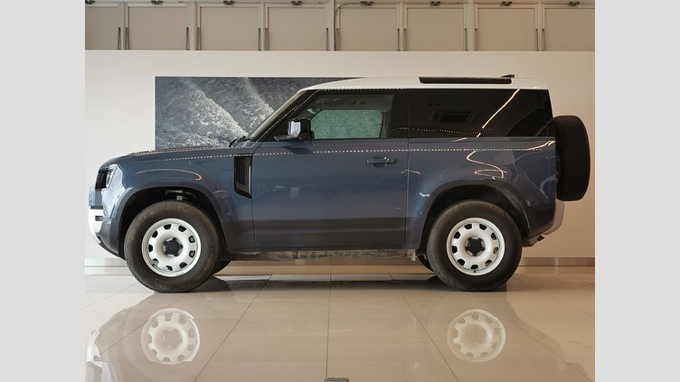 2023 認定中古車 Land Rover Defender 90 Tasman Blue 2.0 litre i4P Petrol 2.0L P300