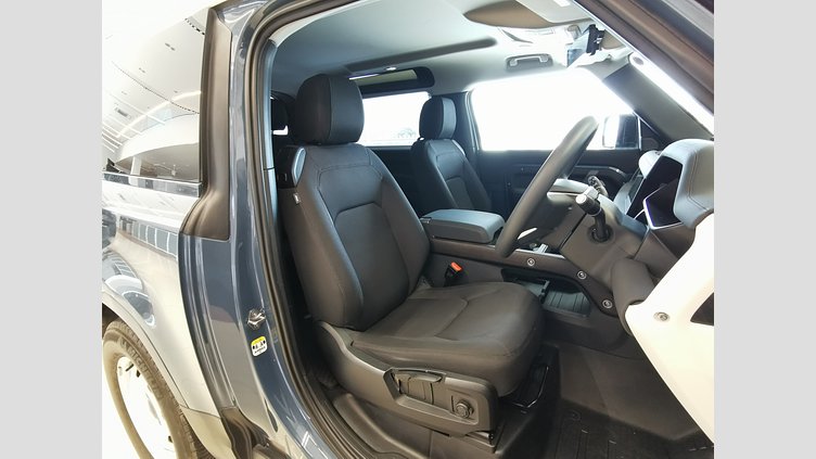 2023 認定中古車 Land Rover Defender 90 Tasman Blue 2.0 litre i4P Petrol 2.0L P300