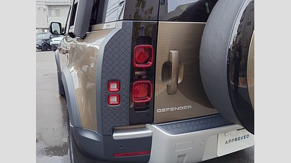 Defender 110 12