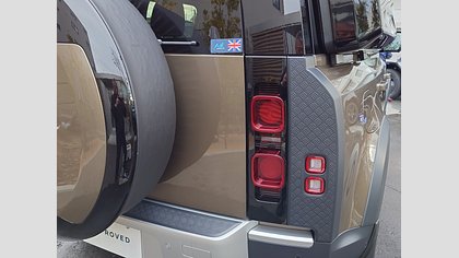 Defender 110 11