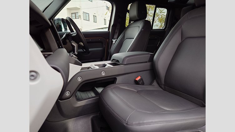 2024 認定中古車 Land Rover Defender 110 ゴンドワナストーン D350 ディーゼルマイルドハイブリッド S