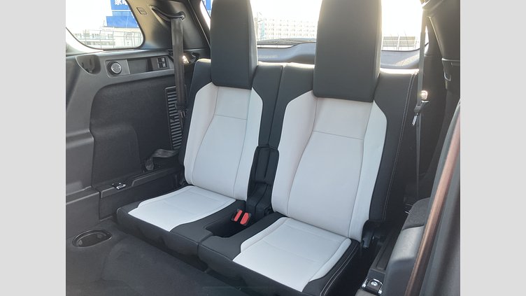 2024 認定中古車 Land Rover Discovery Sport フジホワイト D200マイルドハイブリッド（ディーゼル） 標準ホイール Dynamic SE