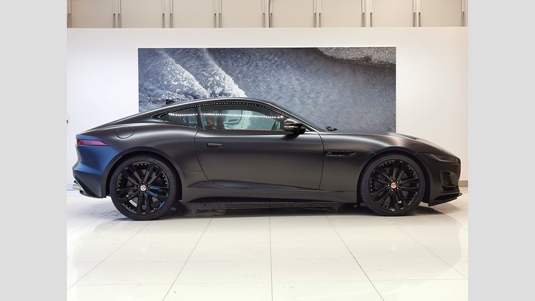 2022 認定中古車 Jaguar F-Type サントリーニブラック P450 オートマチック 全輪駆動 F-TYPEクーペ R-DYNAMIC BLACK