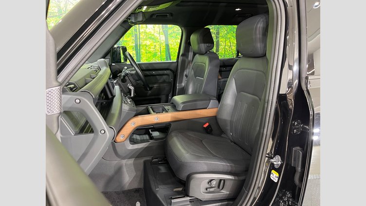 2021 認定中古車 Land Rover Defender 110 サントリーニブラック D300 AWD（AT） X