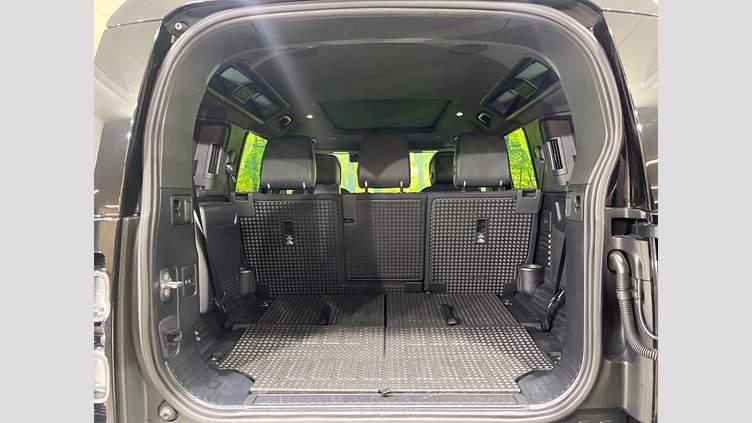 2021 認定中古車 Land Rover Defender 110 サントリーニブラック D300 AWD（AT） X