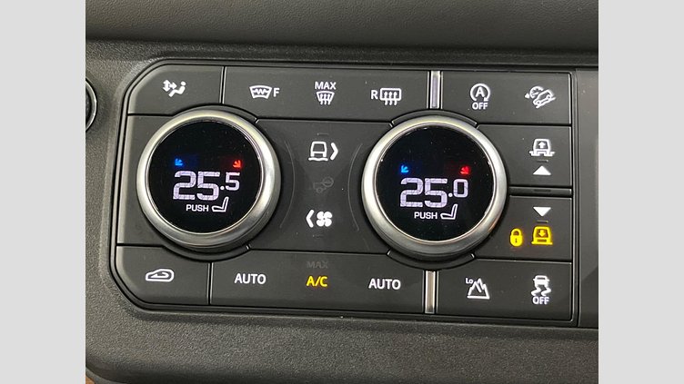 2021 認定中古車 Land Rover Defender 110 サントリーニブラック D300 AWD（AT） X