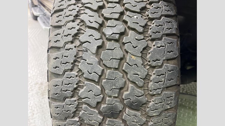 2021 認定中古車 Land Rover Defender 110 サントリーニブラック D300 AWD（AT） X