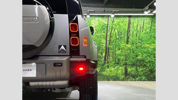 2024 認定中古車 Land Rover Defender 110 シリコンシルバー D350 ディーゼルマイルドハイブリッド X-Dynamic SE　HAKUBA EDITION