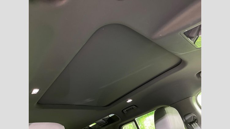 2024 認定中古車 Land Rover Defender 110 シリコンシルバー D350 ディーゼルマイルドハイブリッド X-Dynamic SE　HAKUBA EDITION