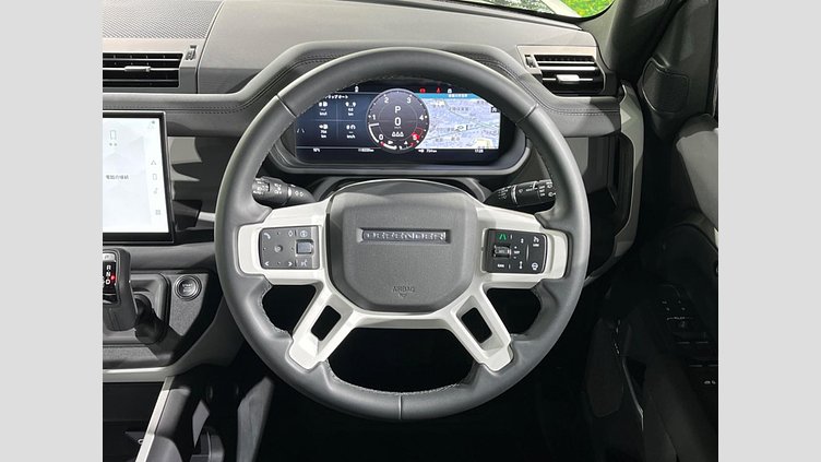 2024 認定中古車 Land Rover Defender 110 シリコンシルバー D350 ディーゼルマイルドハイブリッド X-Dynamic SE　HAKUBA EDITION