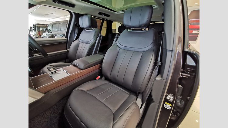 2024 認定中古車 Land Rover Range Rover トルマリンブラウン - グロスフィニッシュ P550 AWD PHEV（AT） スタンダードホイールベース Autobiography