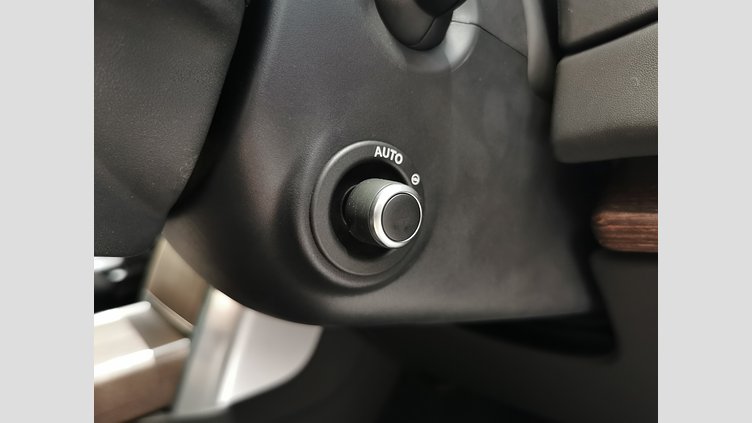 2024 認定中古車 Land Rover Range Rover トルマリンブラウン - グロスフィニッシュ P550 AWD PHEV（AT） スタンダードホイールベース Autobiography