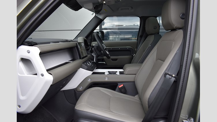 2024 認定中古車 Land Rover Defender 110 パンゲアグリーン D350 ディーゼルマイルドハイブリッド S