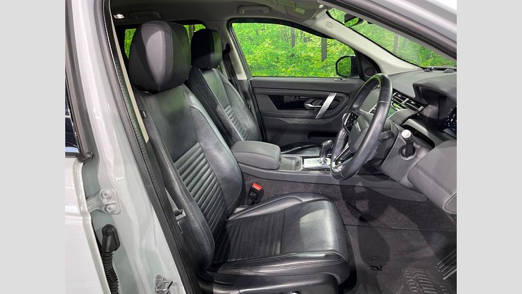 2021 認定中古車 Land Rover Discovery Sport ユーロンホワイト D200 AWD（オートマチック）MHEV 標準ホイールベース SE