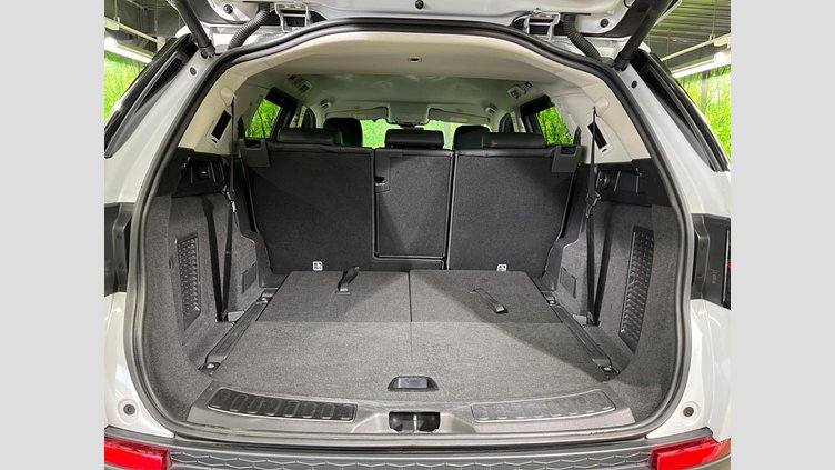 2021 認定中古車 Land Rover Discovery Sport ユーロンホワイト D200 AWD（オートマチック）MHEV 標準ホイールベース SE