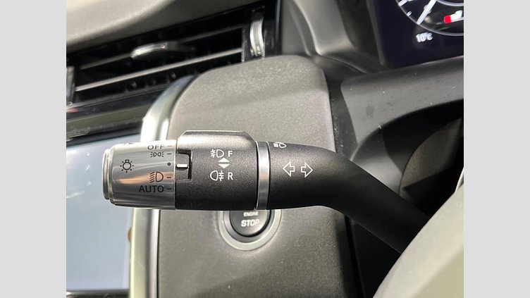 2021 認定中古車 Land Rover Discovery Sport ユーロンホワイト D200 AWD（オートマチック）MHEV 標準ホイールベース SE