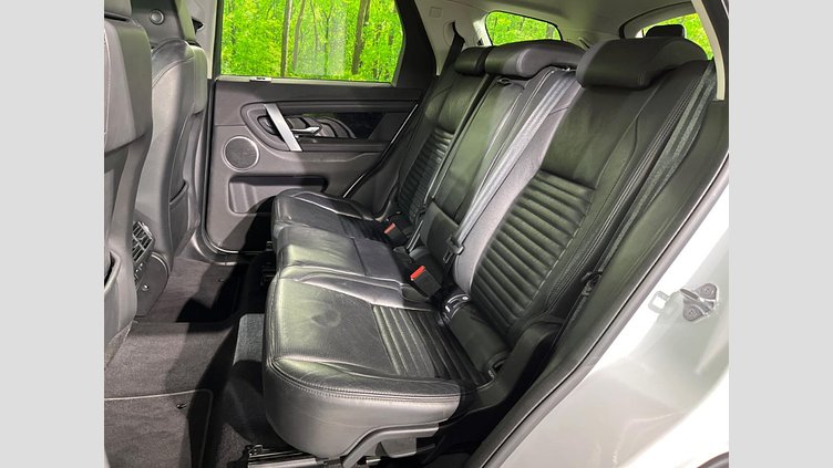 2021 認定中古車 Land Rover Discovery Sport ユーロンホワイト D200 AWD（オートマチック）MHEV 標準ホイールベース SE