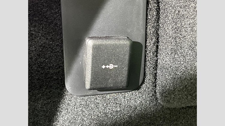 2024 認定中古車 Land Rover Range Rover Evoque フジホワイト P200（ガソリン） スタンダードホイールベース DYNAMIC SE