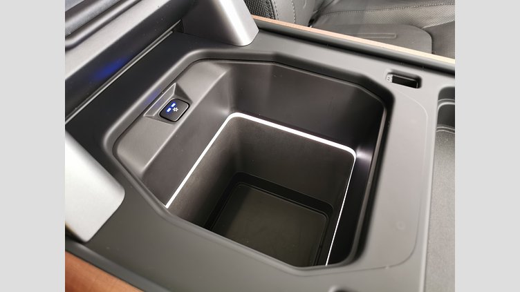 2023 認定中古車 Land Rover Defender 110 ハクバシルバー D300 AWD（AT） X